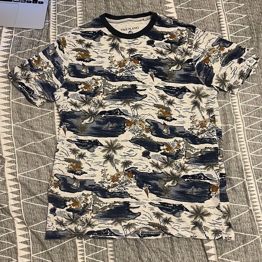 Tropical/island Patterned Free Planet medium T-shirt